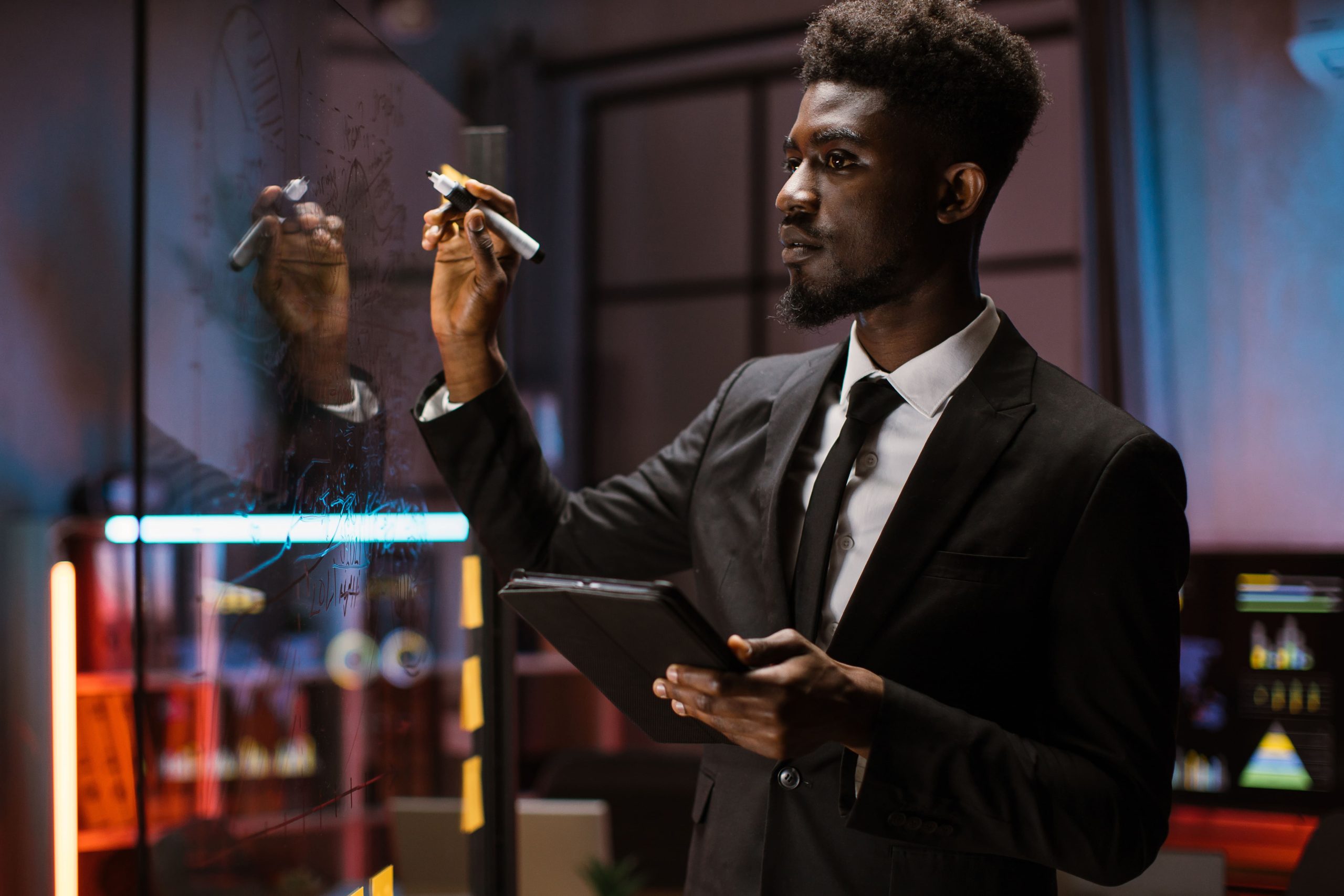 africanamericanfinanceexpertusingtabletwhil20241210035325utc 1 Arcane Guides